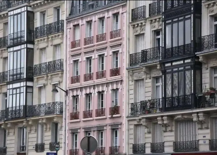 Coeur De Paris Joli Nid Calme Clair Type Cabine Pied Notre Dame
